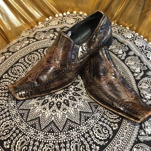 Men’s square cut western shoe